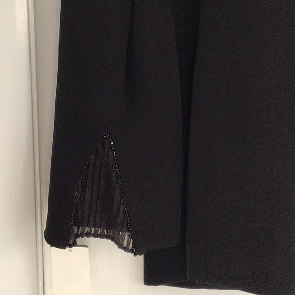 2 piece women’s cocktail suit - Picture 4 of 4